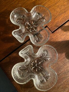 Vintage Two Tiara Indiana Glass Clubs Card Suite Dish Ashtray 4” Clear Glass